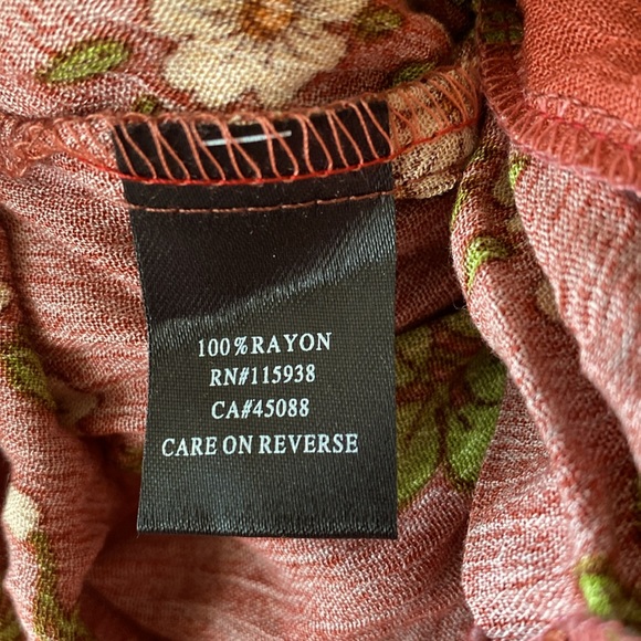 Everybody Talks- Dress. Size- Small. 100% Rayon. - Picture 9 of 10